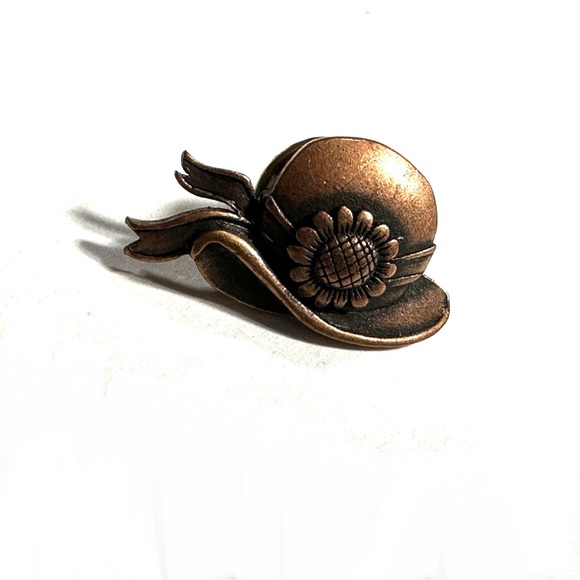 JJ Jonette Jewelry - 5/$25 Vintage Signed JJ Jonette Copper Sunbonnet Cloche Hat Scatter Pin Brooch